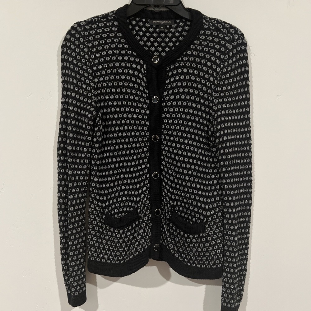 BANANA REPUBLIC Stylish CARDIGAN SWEATER XS  BLACK - GRAY Women's Clothes